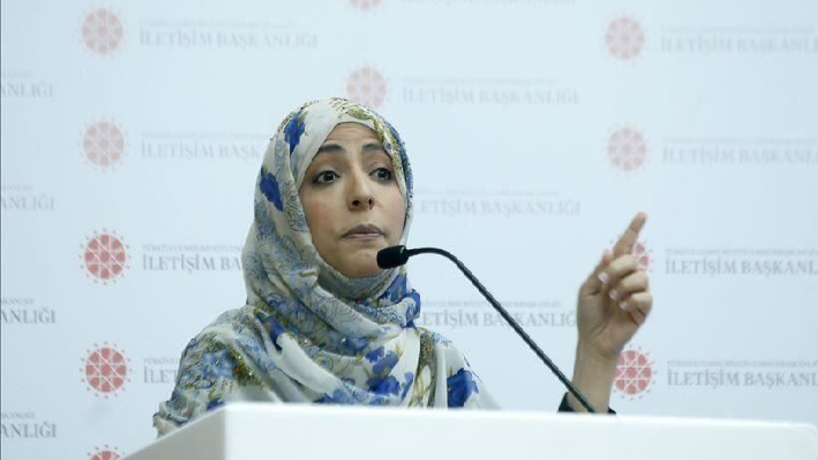 توكل كرمان: هجوم ماكرون على الإسلام يكشف عن تعصب وكراهية